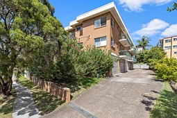 4/59 McLay Street, Coorparoo