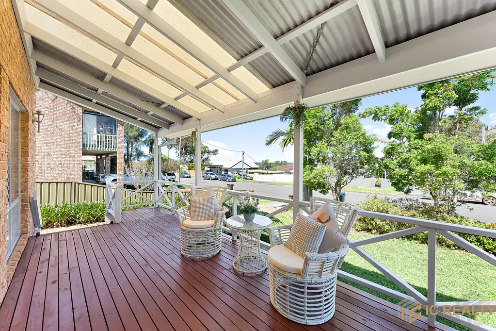 Charming 3-Bedroom Lakeside Home