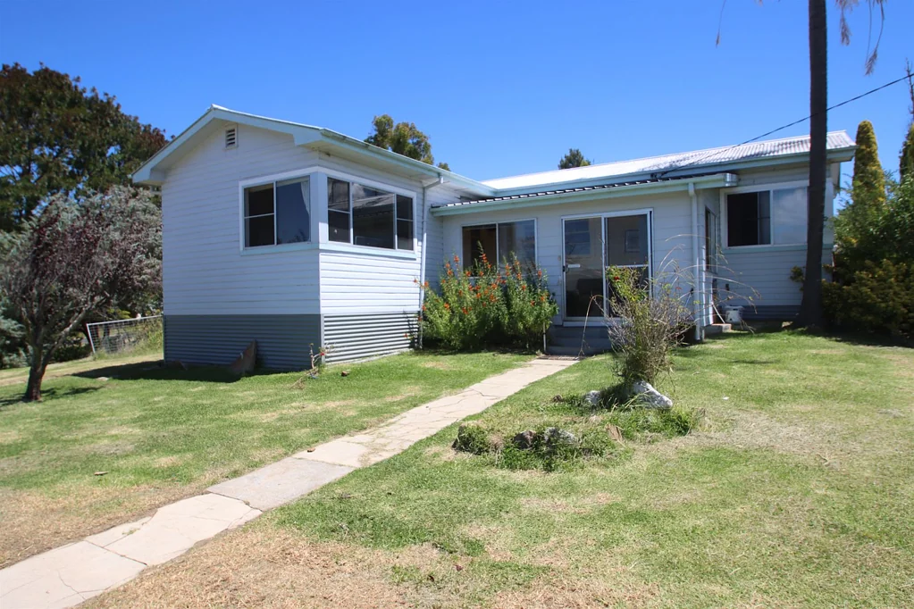 Tenterfield 2 Bedroom Corner allotment