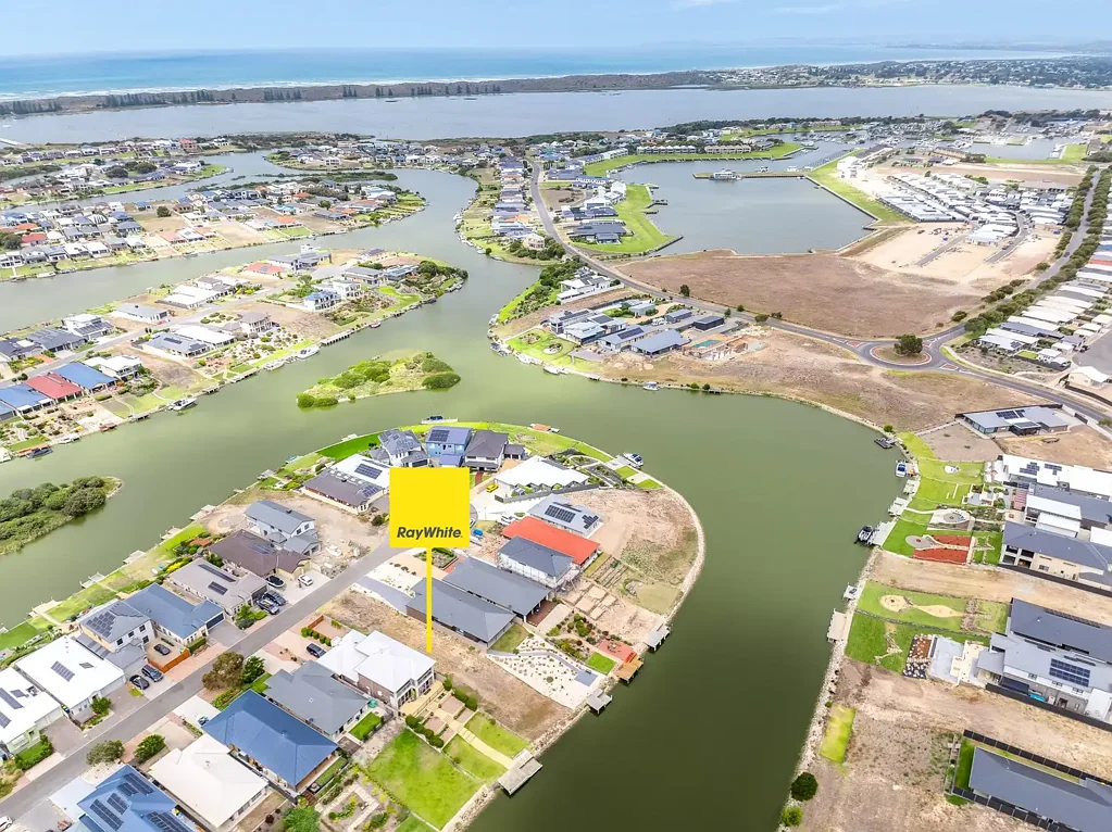118 Blanche Parade, Hindmarsh Island, SA 5214