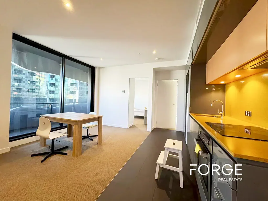 Apartment Just Minutes Walking To Universities.