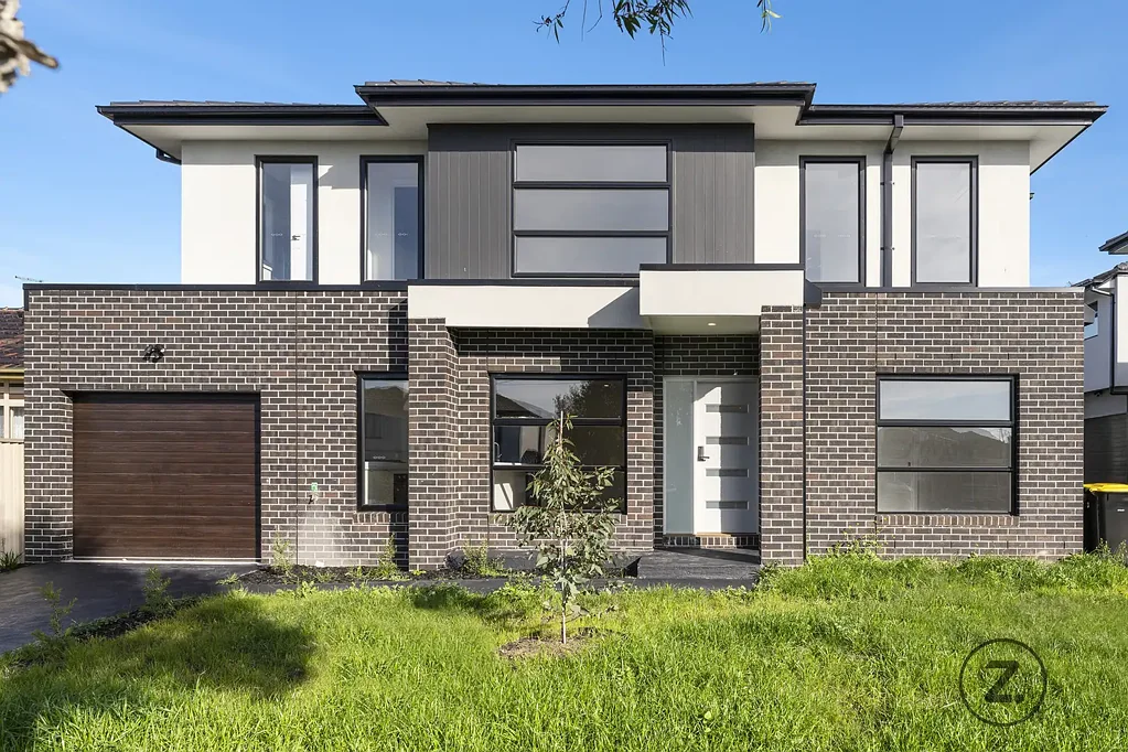 Street Facing Style & Independant living in the heart of Dandenong