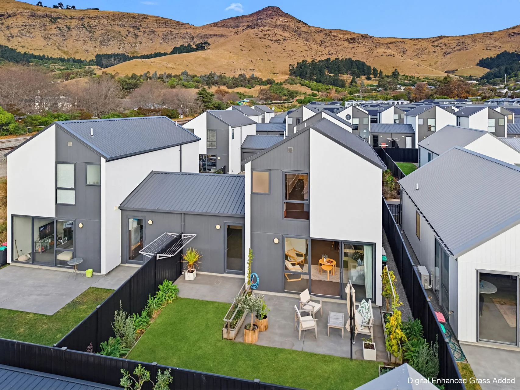 Heathcote Valley 3房  A View Worth Coming Home To | Life Made Easy