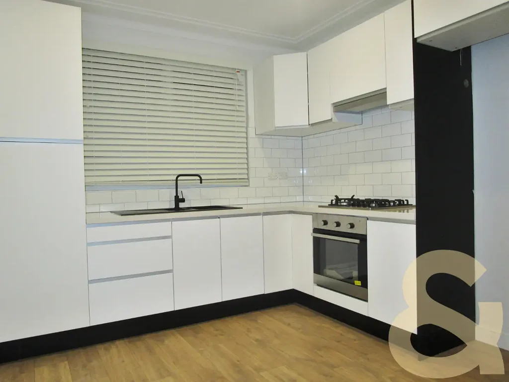 RENOVATED TWO BEDROOM UNIT MINUTES TO MAROUBRA BEACH