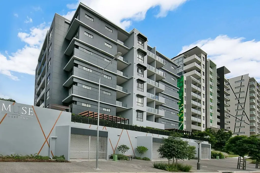 Stylish Fully Furnished Apartment in a Prime Location