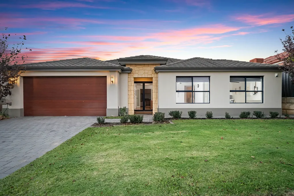 6 Hollins Bend, Madeley, WA 6065