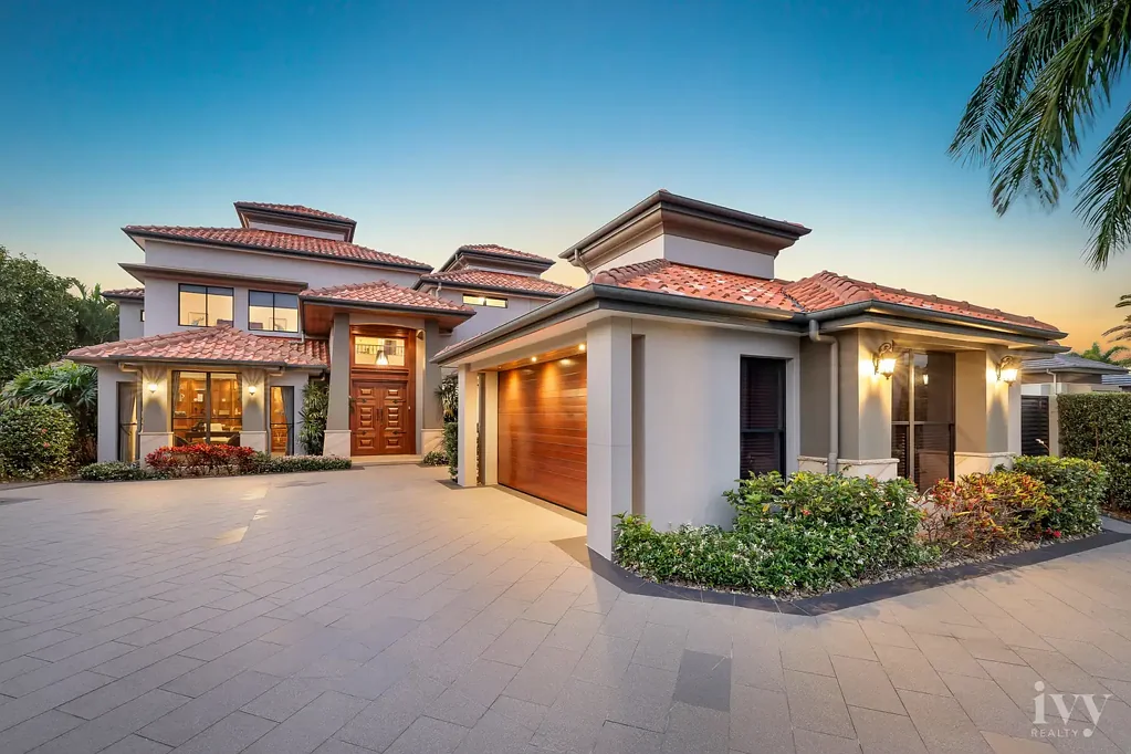 Hope Island 6ห้องนอน Grand-Scale Waterfront Sophistication