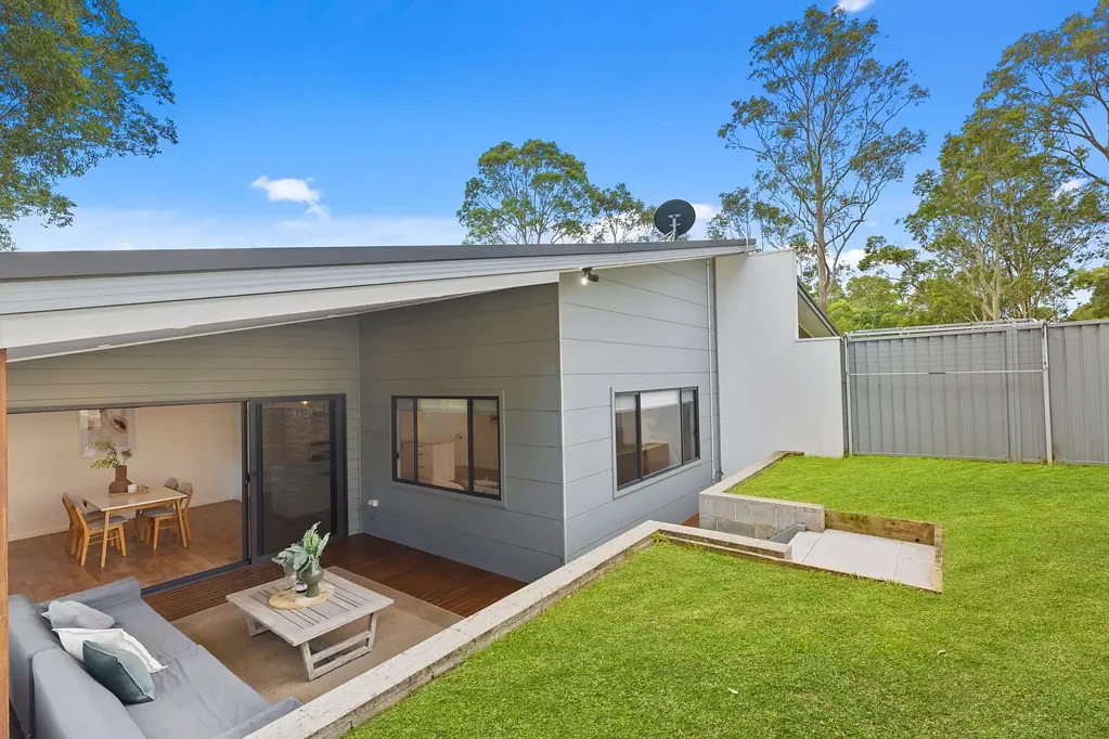 Watanobbi 4 Slaapkamer Sizeable and impeccable near new home! (no strata)
