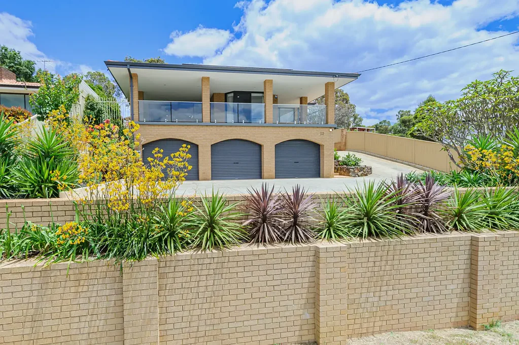 23 Jade Street, Mount Richon, WA 6112
