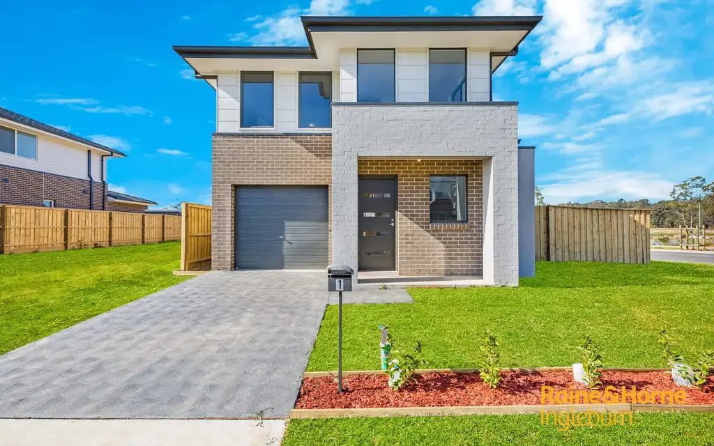 Beautiful 4 Bedroom House, Close to Leppington Station !!