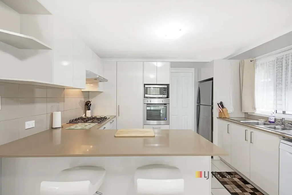 Halekulani 3Moenga Amazing Location, Relaxed Living!