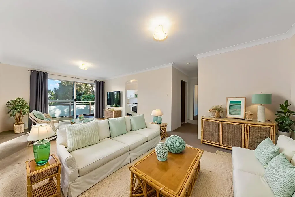 Set within the well-maintained, leafy surrounds of Kooringa Gardens