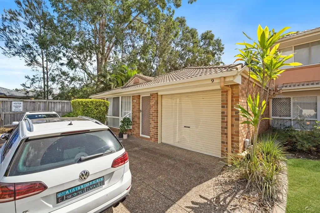 Springfield 3 Bedroom 3 Bedroom Single-level townhouse For Sale