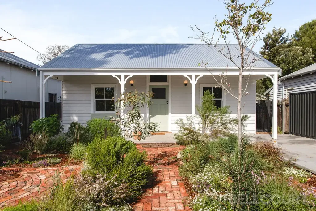 Bayswater 4 Bedroom A quaint storybook frontage, bookended by a bold architectural extension.