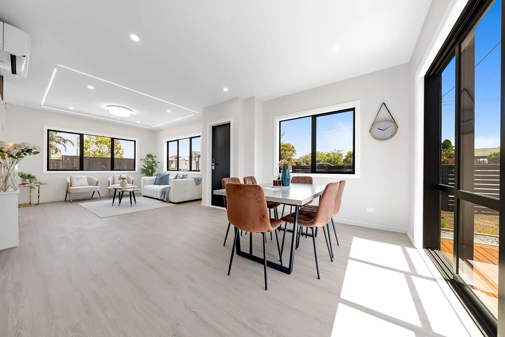 Bucklands Beach 4房  Macleans Primary, Freehold, Settle Anytime!
