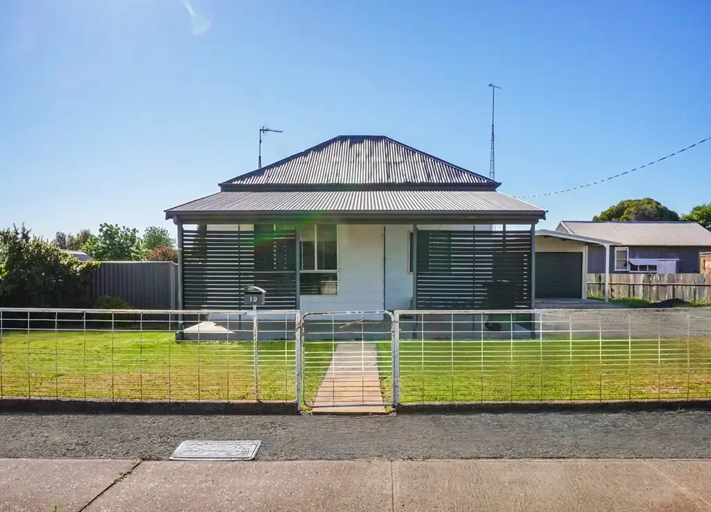 19 Perseverance Street, West Wyalong, NSW 2671