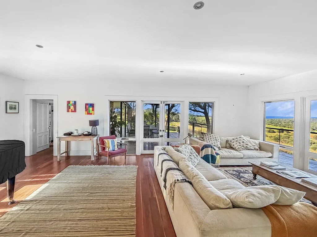 Spacious & Inviting Hinterland Home With Incredible Views & Pool