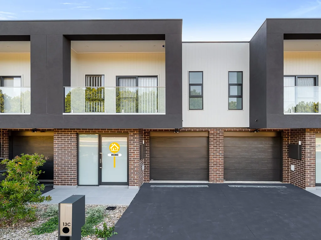 13C Pembroke Road, Minto, NSW 2566