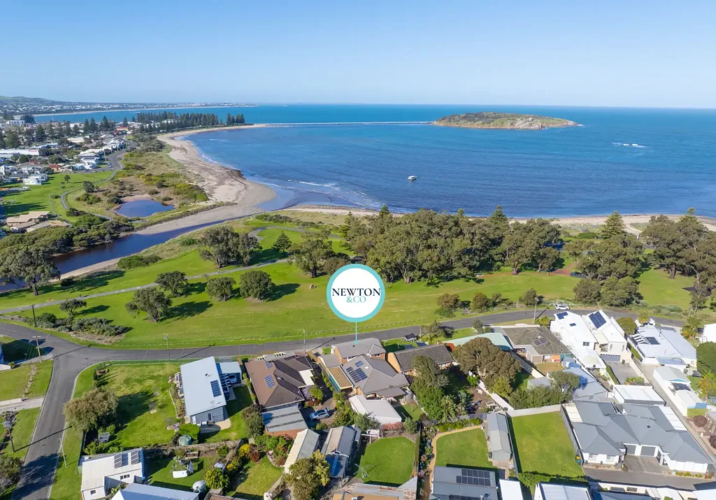 Victor Harbor 4બેડરૂમ Where Grand-Scale Living Meets an Exceptional Outlook