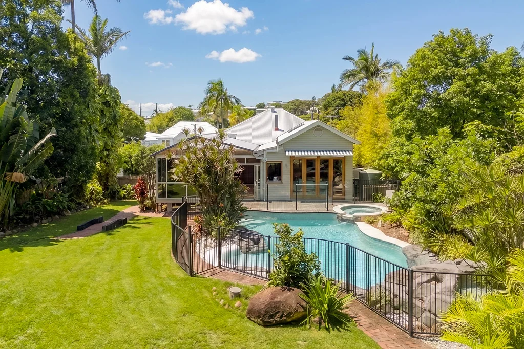 Bulimba 4房 Bulimba最优质街道之一上的1,012平方米庄园 1,012sqm Estate on One of Bulimba's Finest Streets