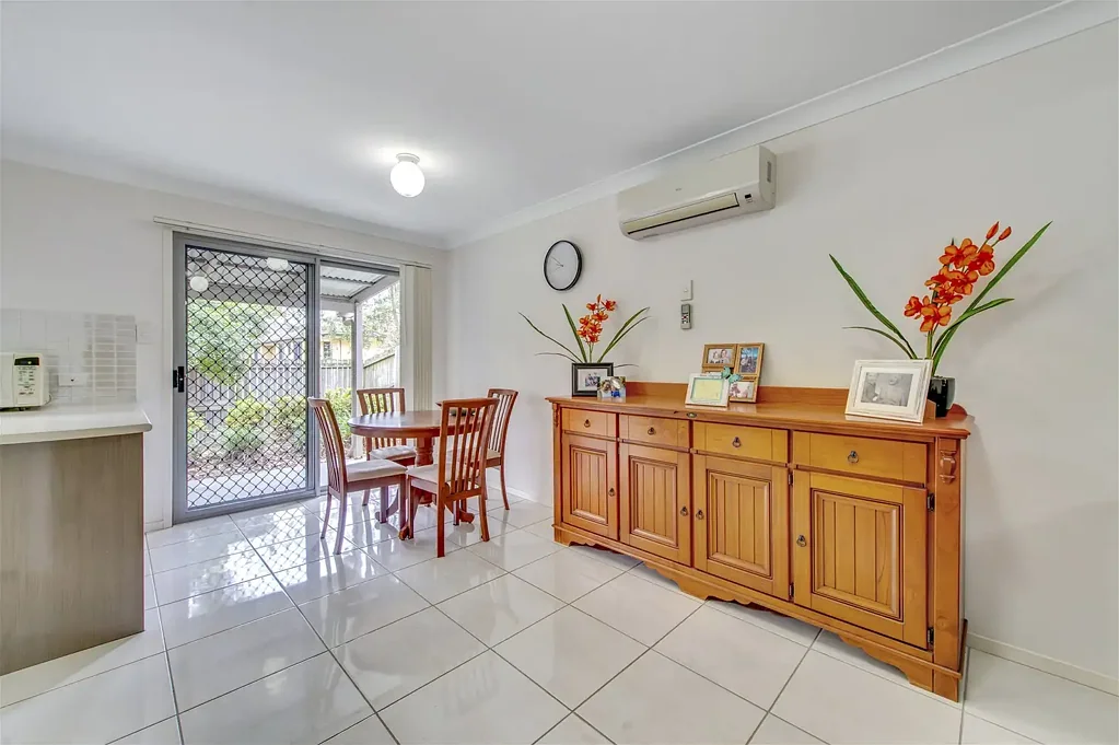 10 Preston Road, Wynnum West, QLD 4178