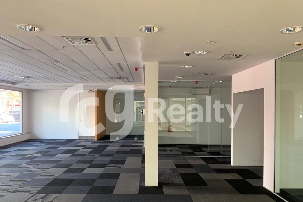 Pakuranga Great Parking & Visibility | 215m2 | Pakuranga