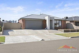 8 Verona Street, Winter Valley