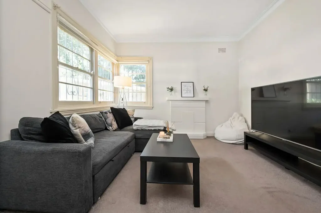 Large 2 Bedroom Plus Sunroom Moments to Coogee Beach