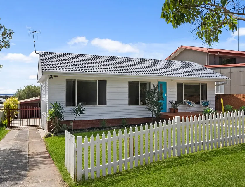 17 Rays Road, Bateau Bay, NSW 2261, 4 ਕਮਰੇ, 2 ਬਾਥਰੂਮ, House