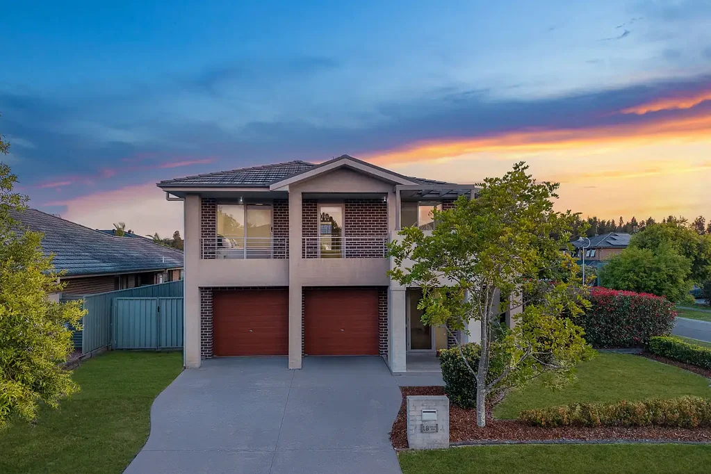 Woongarrah 4ਬੈੱਡਰੂਮ Immaculate Allam home with poolside oasis