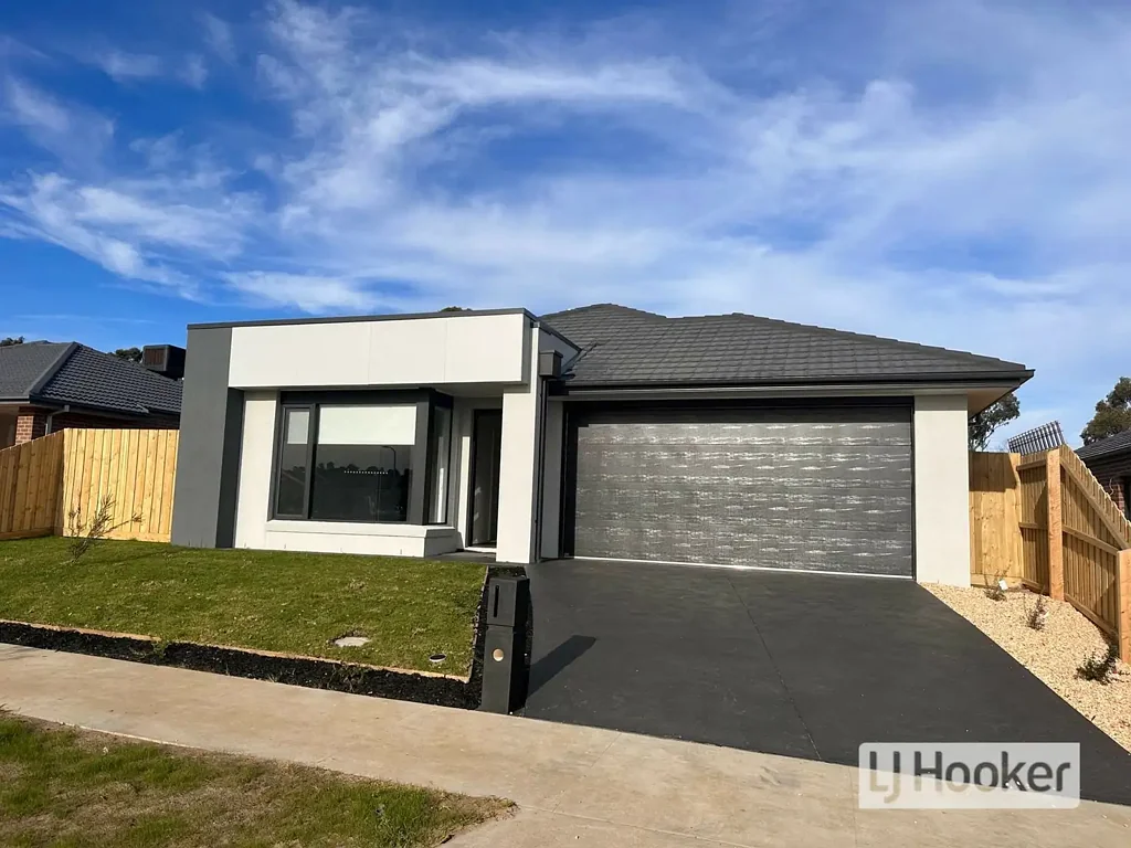 4 Bedroom House in Brookfield Lakes Estate