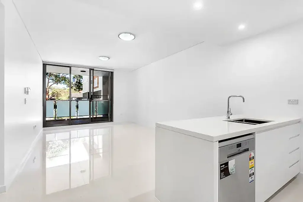 Spacious One Bedroom Apartment Plus Study and Car Space - River Vistas Development