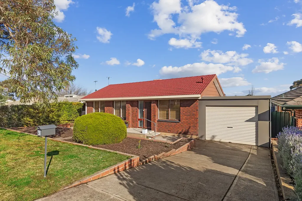 41 Lynlee Crescent, Huntfield Heights, SA 5163