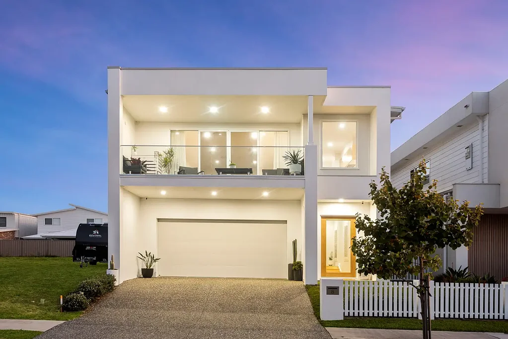Shell Cove 4房  A Refined Coastal Residence with an Exceptional Northern Outlook