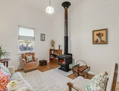 'Clementine Cottage' 10 Sharp Street, Crows Nest, QLD 4355, 4房, 2浴, 独立屋