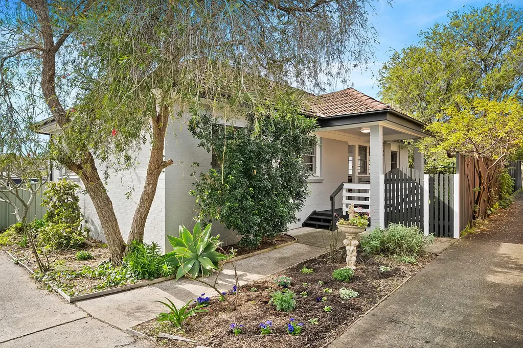976A The Entrance Road, Forresters Beach, NSW 2260