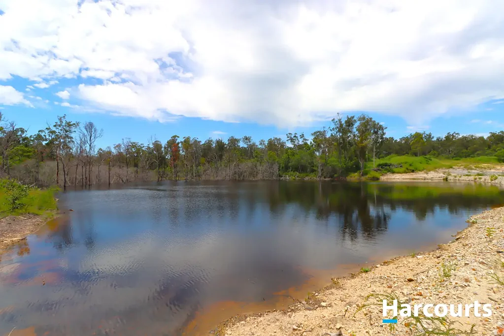 Apple Tree Creek ACREAGE RIGHT ON THE BRUCE HIGHWAY