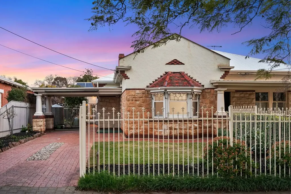 Hyde Park 3कमरा Rarely Offered, Exceptionally Positioned