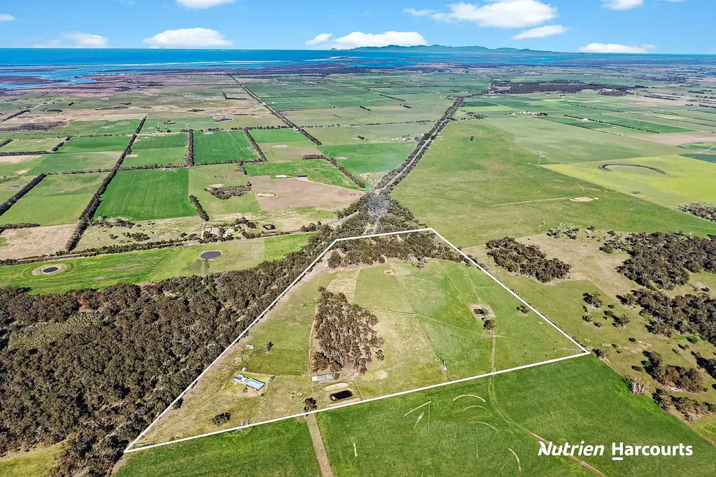 Yarram  Escape to Sustainable Off-Grid Living