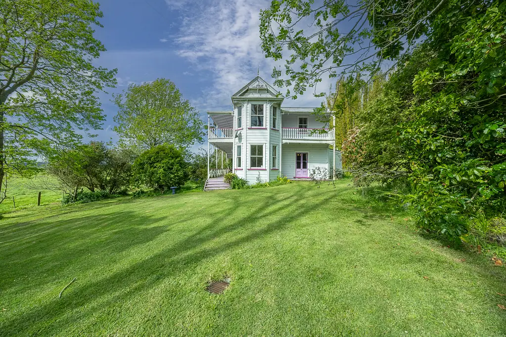 Te Kopuru  Historic Lilac Villa