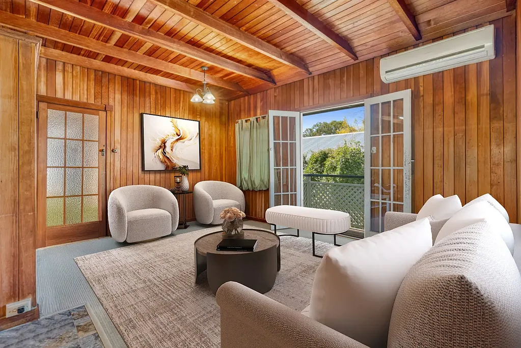 St Lucia 5房 五卧两卫经典内饰 405sqm临街10m 历史遗产建筑 清漆木制细木工 靠近大学学区 公园入口 社区氛围浓厚 A Piece of St Lucia, Strong Rent Return at $1,100/week!