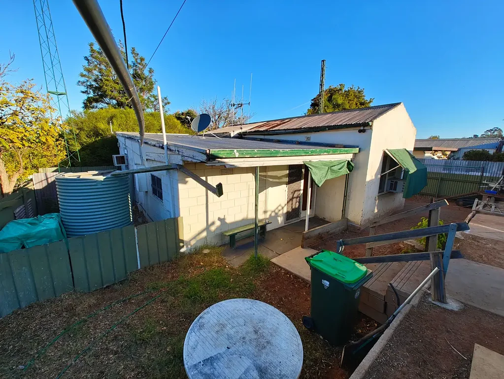 Port Augusta 2chambre Investor's Special - Fixer Upper with Existing Tenant