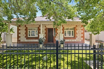 Mile End 4Zimmer Historic Charm Finds Modern Luxury with Near-City Convenience