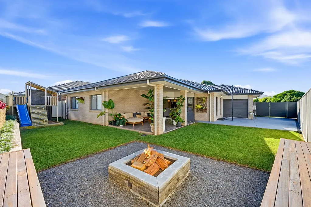 Oran Park 4ห้องนอน Spacious Family Living on a Prime 625sqm Parcel with Exceptional Side Access