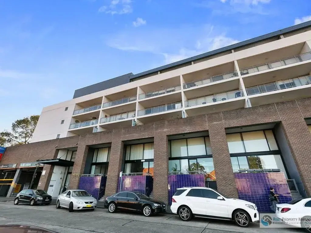 The Pendium Apartments, Great Convenience, 2 br + study + car space