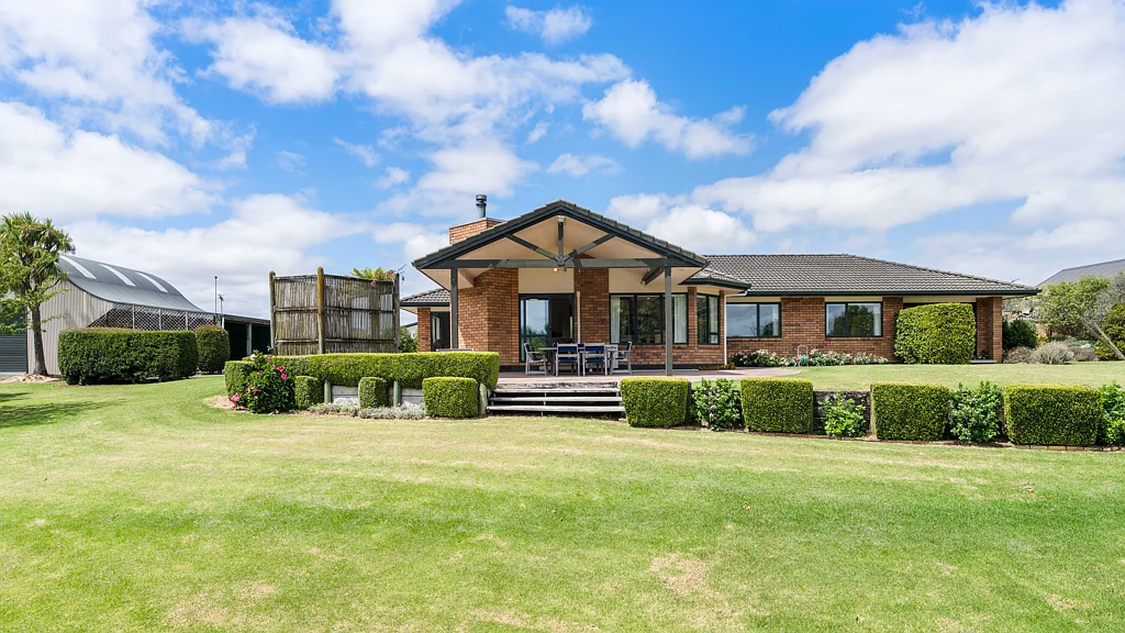 Pukekohe 4ਬੈੱਡਰੂਮ Expansive living in prime Pukekohe