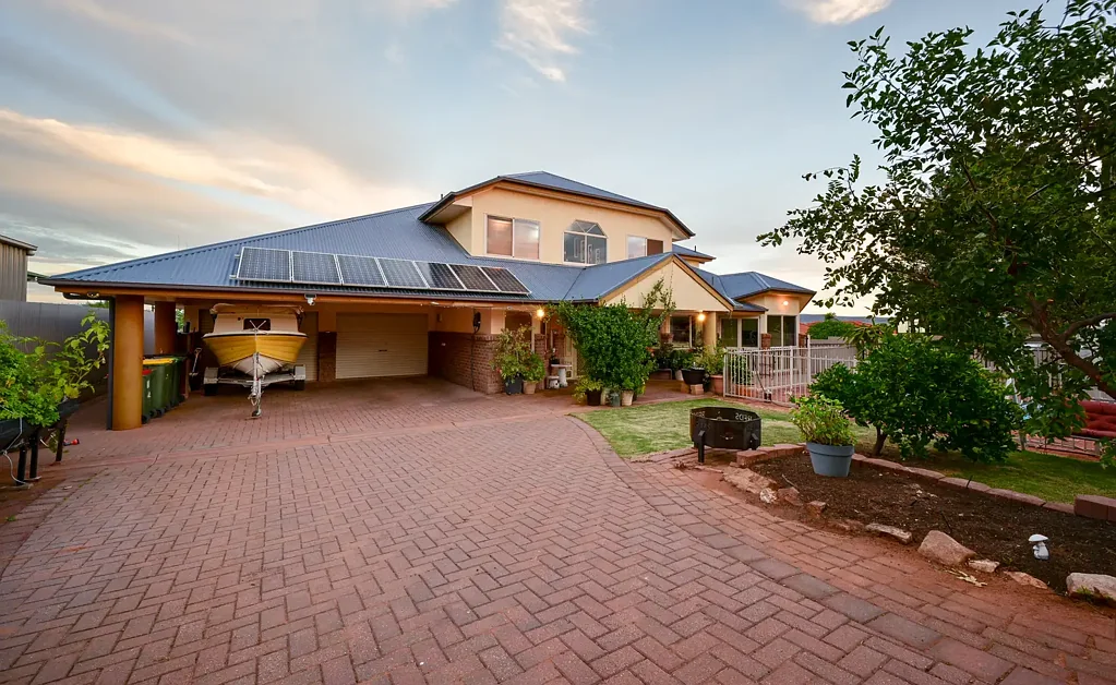 Port Augusta West 5ห้องนอน Grand scale living with rare clifftop views
