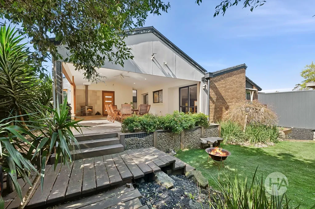 4 Clarendon Drive, Somerville, VIC 3912