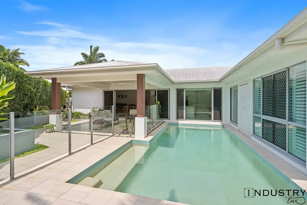 6 Bushlark Place, Smithfield, QLD 4878