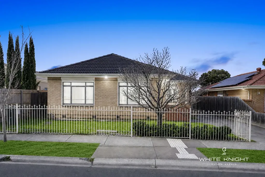 St Albans 4 Slaapkamer Unbeatable Location, Spacious Living & Outstanding Future Potential